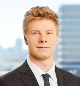 Headshot of Chris Siemasko