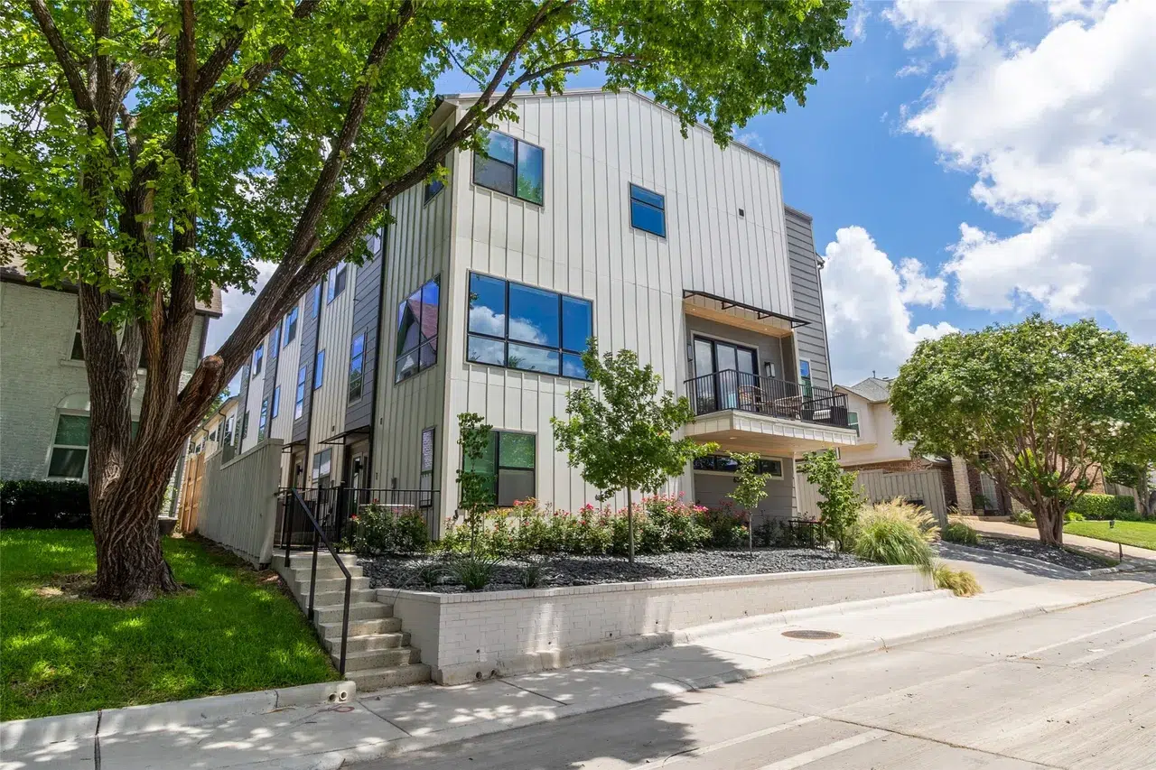 Richmond Ave Townhomes — Dallas, TX